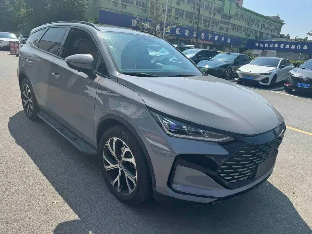 BYD Tang — Фото автомобиля 5