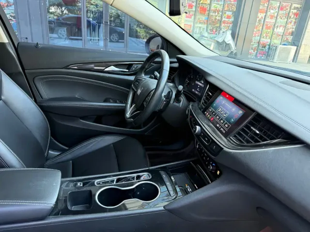 Buick Regal — Фото автомобиля 11