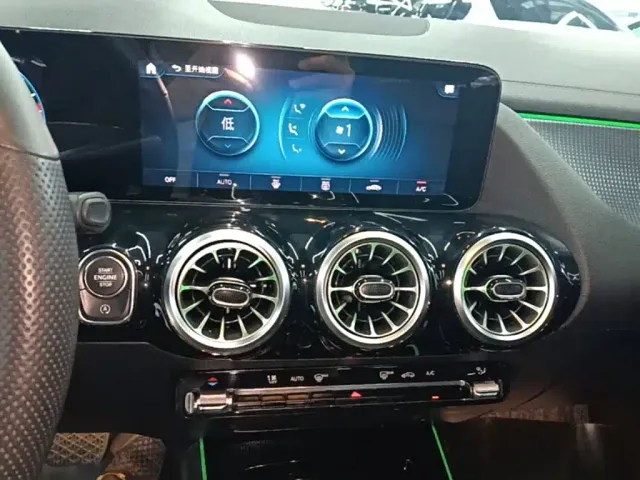 Mercedes-Benz GLA-Class — Фото автомобиля 12
