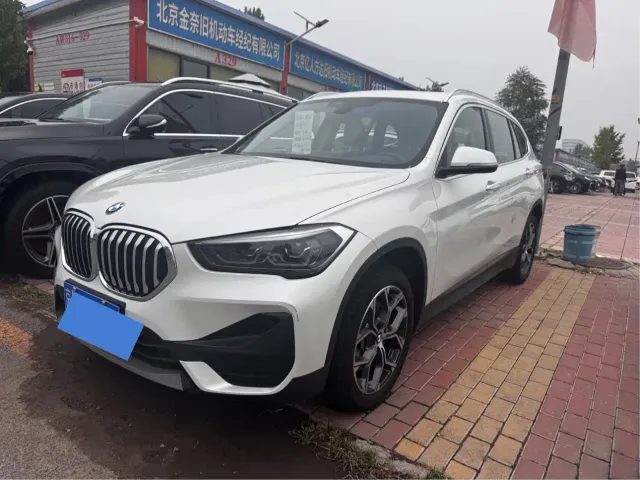 Фотография автомобиля — BMW X1