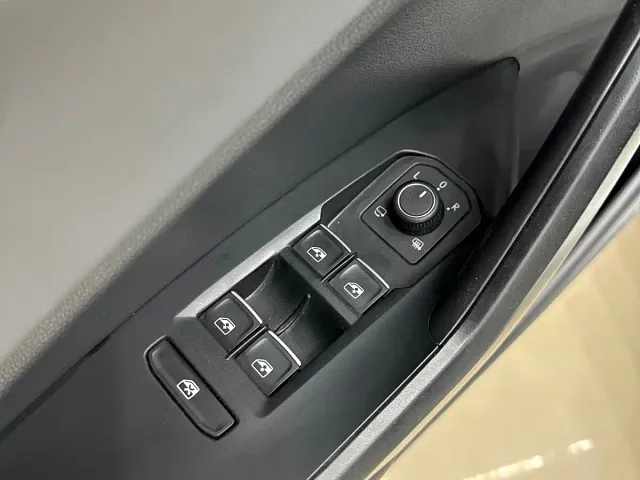 Volkswagen Sagitar — Фото автомобиля 13