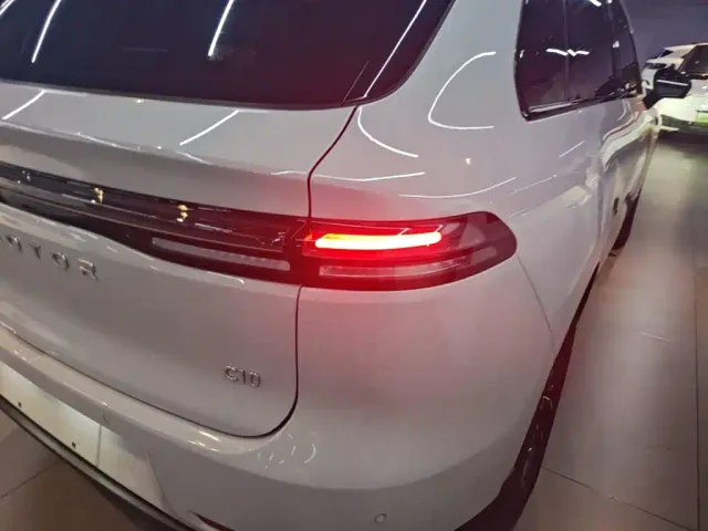 Leapmotor C10 — Фото автомобиля 7