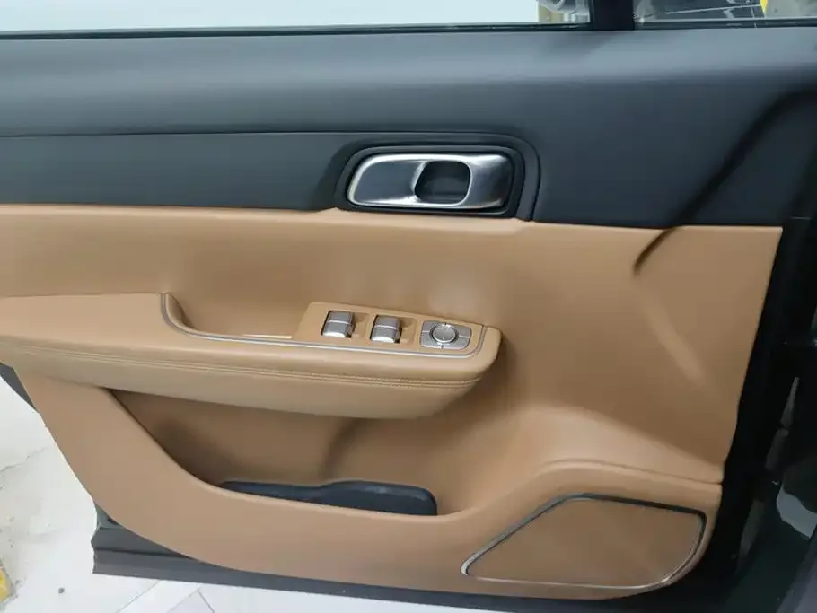 Li Auto Li ONE 2021 Extended Range 6-Seater — Фото автомобиля 7