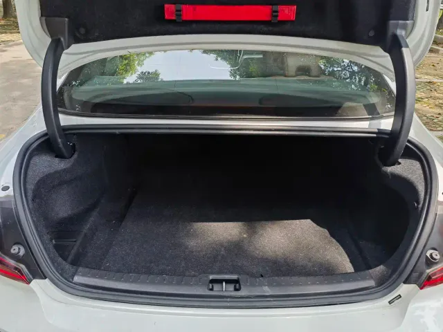 Volvo S60 Plug-in Hybrid — Фото автомобиля 12