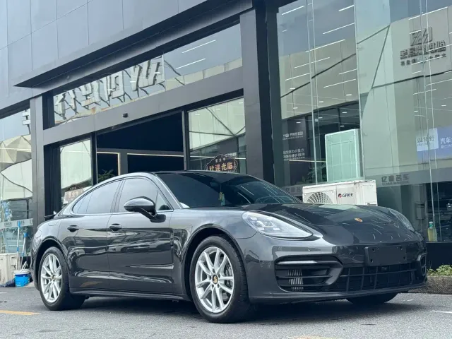 Porsche Panamera — Фото автомобиля 3