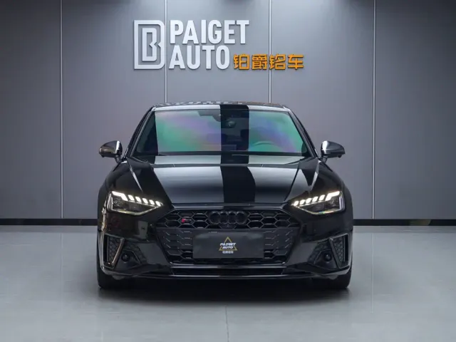Фотография автомобиля — Audi S4