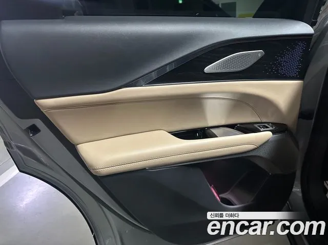 Cadillac Lyriq Lyriq Sport — Фото автомобиля 7