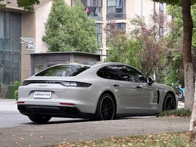 Porsche Panamera 2023 Panamera Executive Long Wheelbase Platinum Edition 2.9T — Фото автомобиля 25
