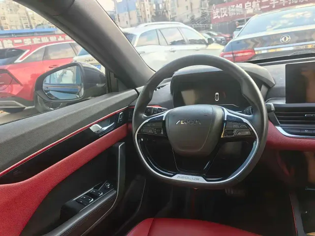 Dongfeng Yixuan — Фото автомобиля 14