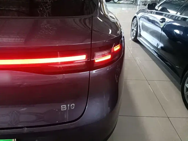 Leapmotor B10 — Фото автомобиля 6