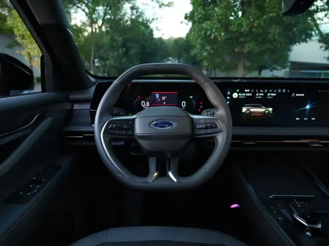 Ford Edge — Фото автомобиля 5