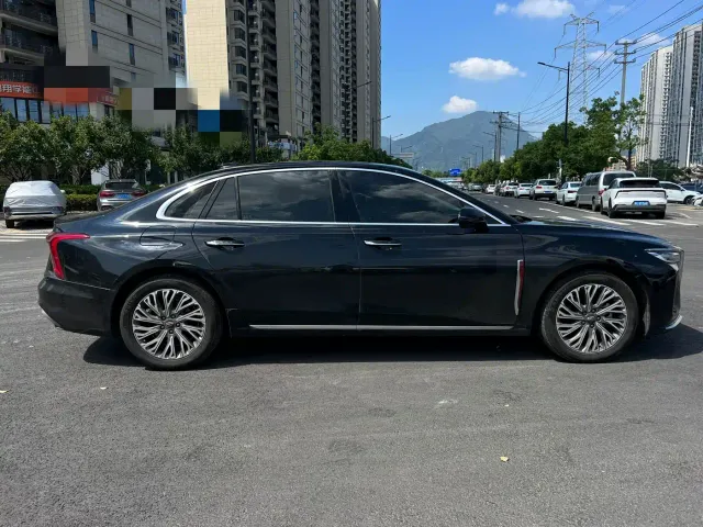 Hongqi H5 — Фото автомобиля 11