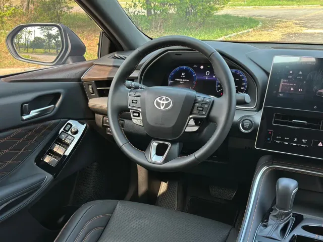 Toyota Avalon — Фото автомобиля 23