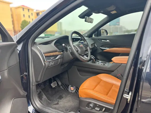 Cadillac XT4 — Фото автомобиля 4