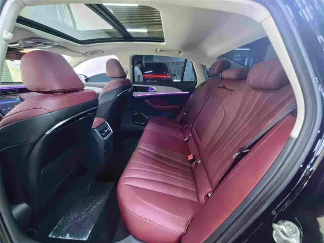 Hongqi H5 — Фото автомобиля 6