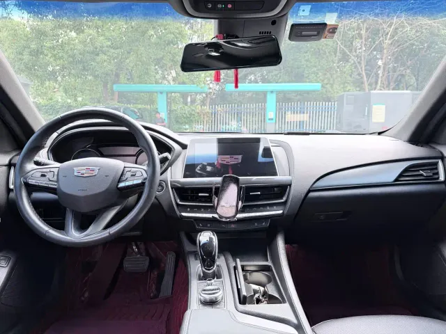 Cadillac CT5 — Фото автомобиля 10