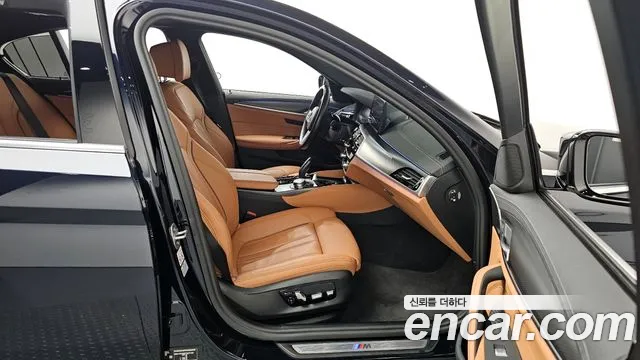 BMW 5 Series G30 — Фото автомобиля 11