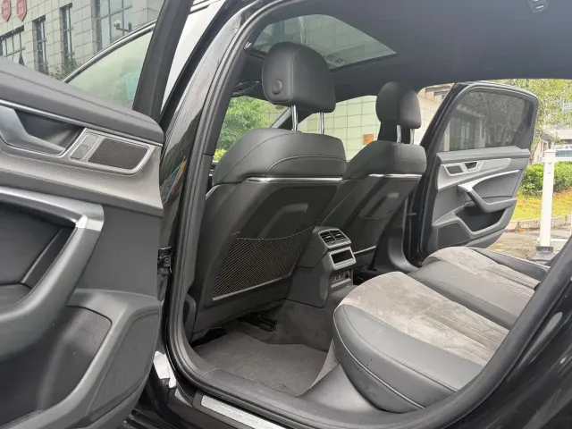 Audi A6L — Фото автомобиля 9