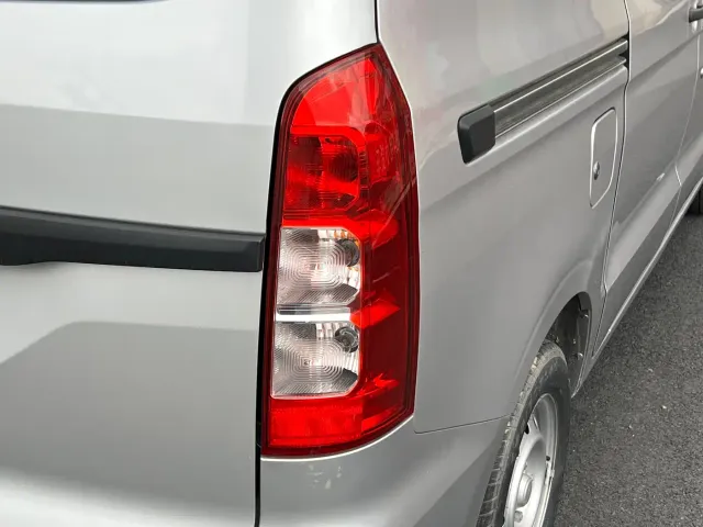 Wuling Hongguang V — Фото автомобиля 6