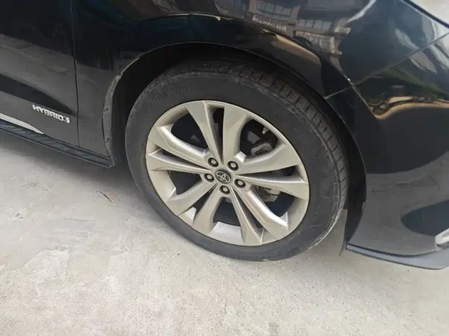Toyota Sienna — Фото автомобиля 6
