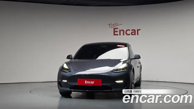 Tesla Model 3 — Фото автомобиля 3