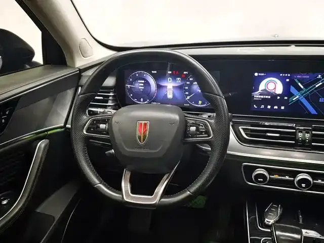 Hongqi HS5 — Фото автомобиля 10