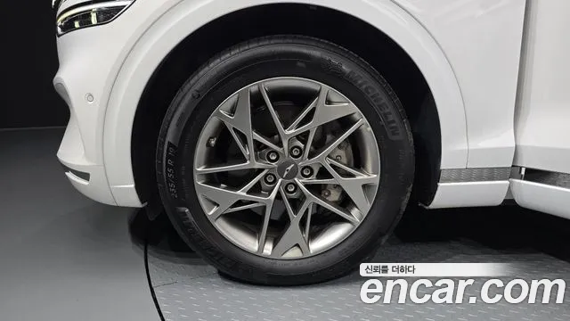 Genesis GV70 — Фото автомобиля 5