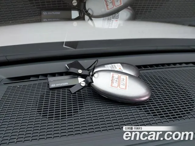 Hyundai Grandeur Grandeur (GN7) 2.5 Бензин 2WD — Фото автомобиля 18