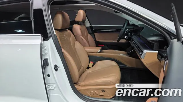 Hyundai Grandeur Grandeur (GN7) 2.5 Бензин 2WD — Фото автомобиля 25