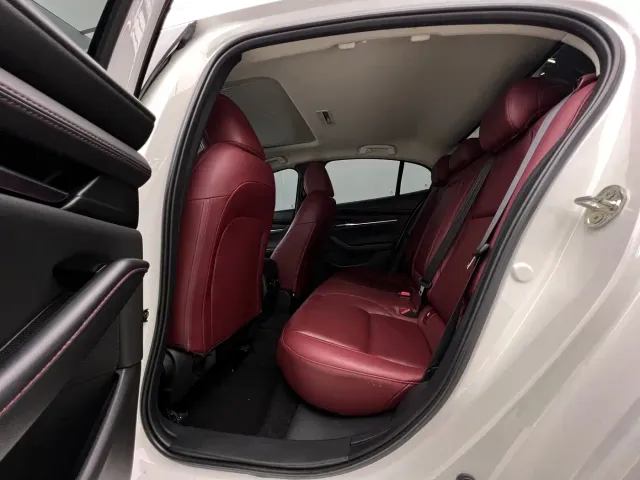 Mazda Mazda3 Axela 2021 2.0L Automatic Quality Elegance — Фото автомобиля 12