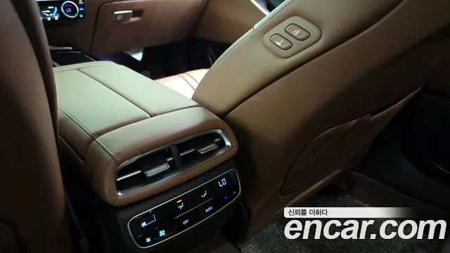Genesis G80 Бензин 2.5 турбо AWD — Фото автомобиля 16