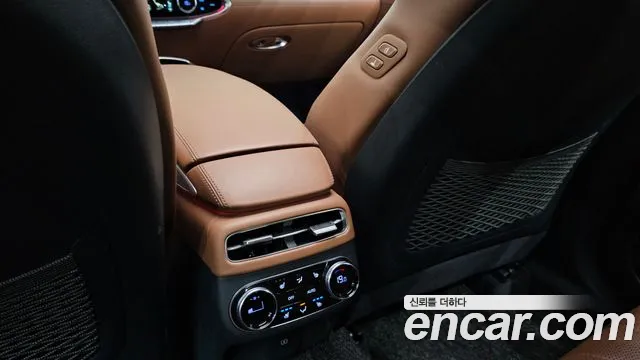 Genesis GV70 2.5T Бензин AWD — Фото автомобиля 27