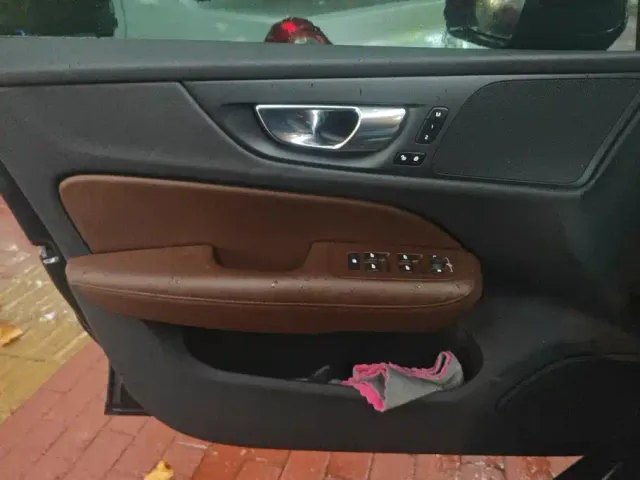 Volvo S60 — Фото автомобиля 7