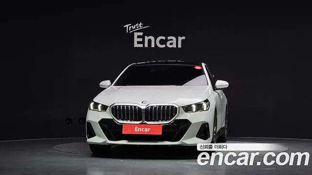 BMW 5 Series G60 — Фото автомобиля 3
