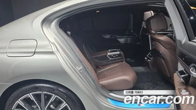 BMW 7 Series G11 — Фото автомобиля 12