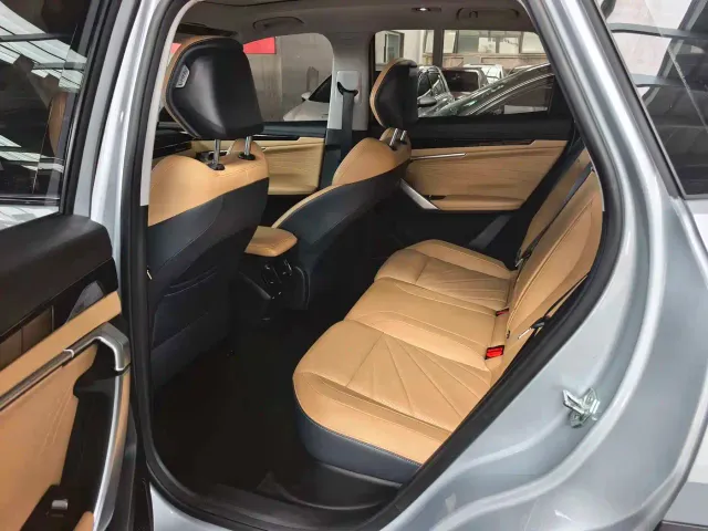 Geely Boyue L — Фото автомобиля 5