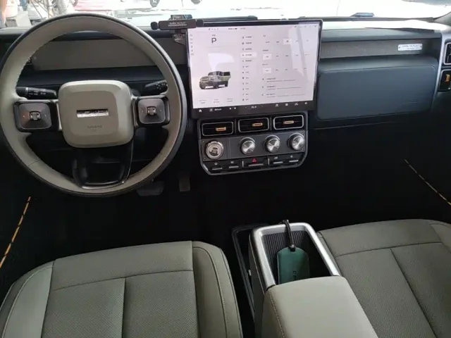 iCAR V23 — Фото автомобиля 12
