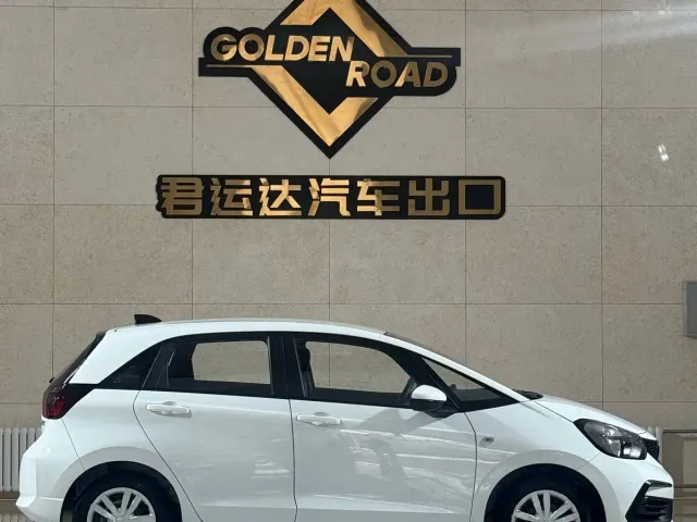 Honda Fit — Фото автомобиля 3