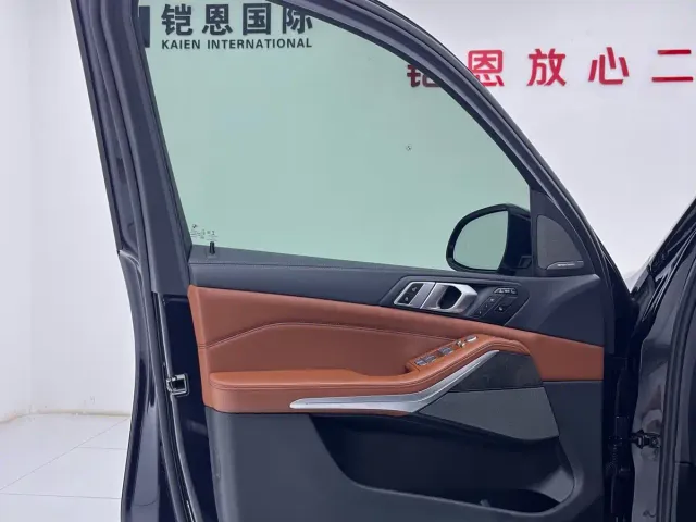 BMW X7 — Фото автомобиля 18