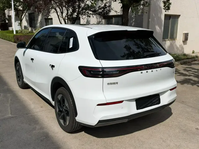 Geely Galaxy E5 — Фото автомобиля 9