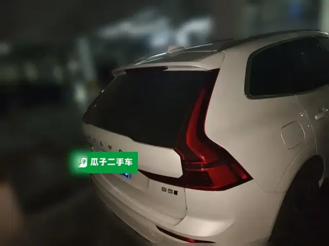 Volvo XC60 — Фото автомобиля 5
