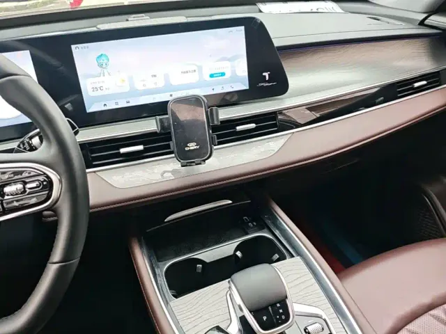 Chery Tiggo 8 PLUS — Фото автомобиля 12