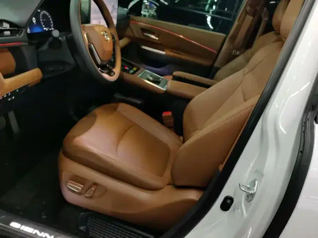 Toyota Sienna — Фото автомобиля 9