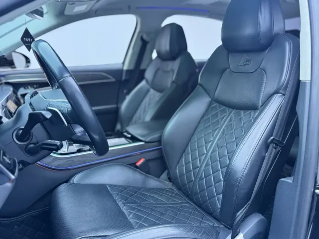 Audi A8 — Фото автомобиля 4