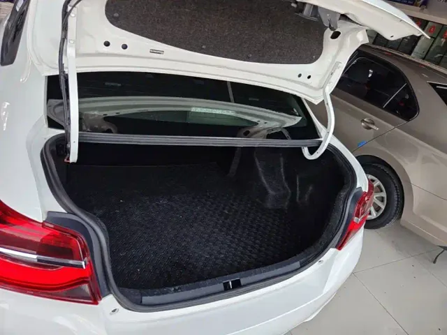 Toyota Vios — Фото автомобиля 18