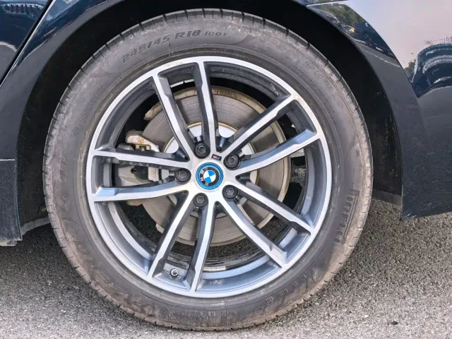 BMW 5 Series — Фото автомобиля 6