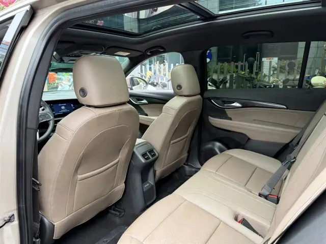 Buick Envision Plus — Фото автомобиля 11