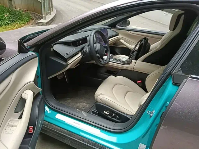 Xiaomi SU7 — Фото автомобиля 15