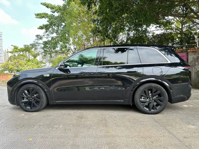 Li Auto L8 — Фото автомобиля 3