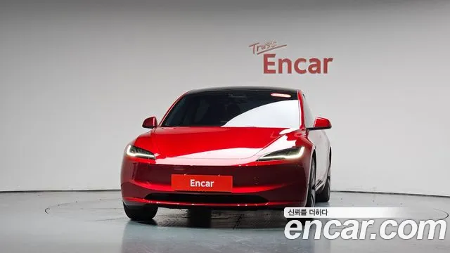 Tesla Model 3 — Фото автомобиля 2
